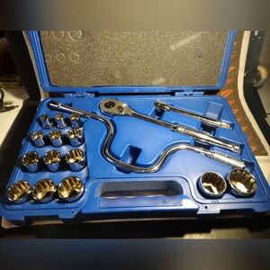 17 Piece Westward Socket Set With Case